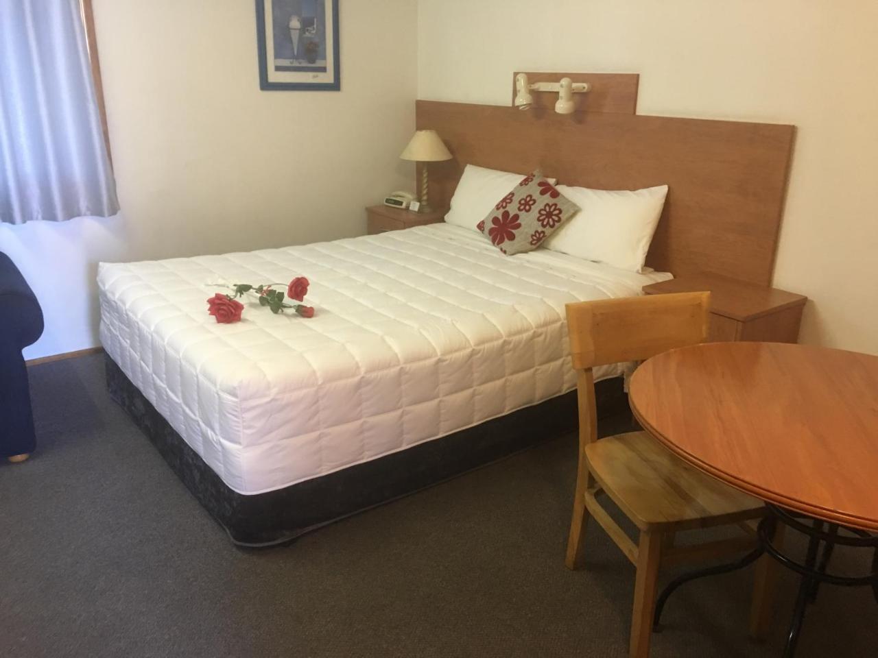 גורוקאן Bridge View Motel מראה חיצוני תמונה