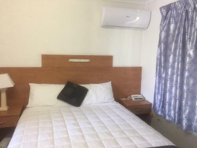 גורוקאן Bridge View Motel מראה חיצוני תמונה